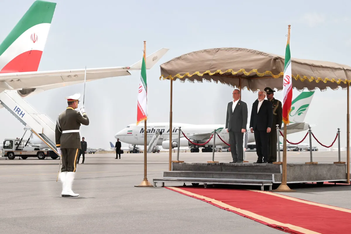 الرئيس الإيراني يبدأ زيارة إلى مسقط لبحث سبل تطوير العلاقات020 الرئيس الإيراني يبدأ زيارة إلى مسقط لبحث سبل تطوير العلاقات