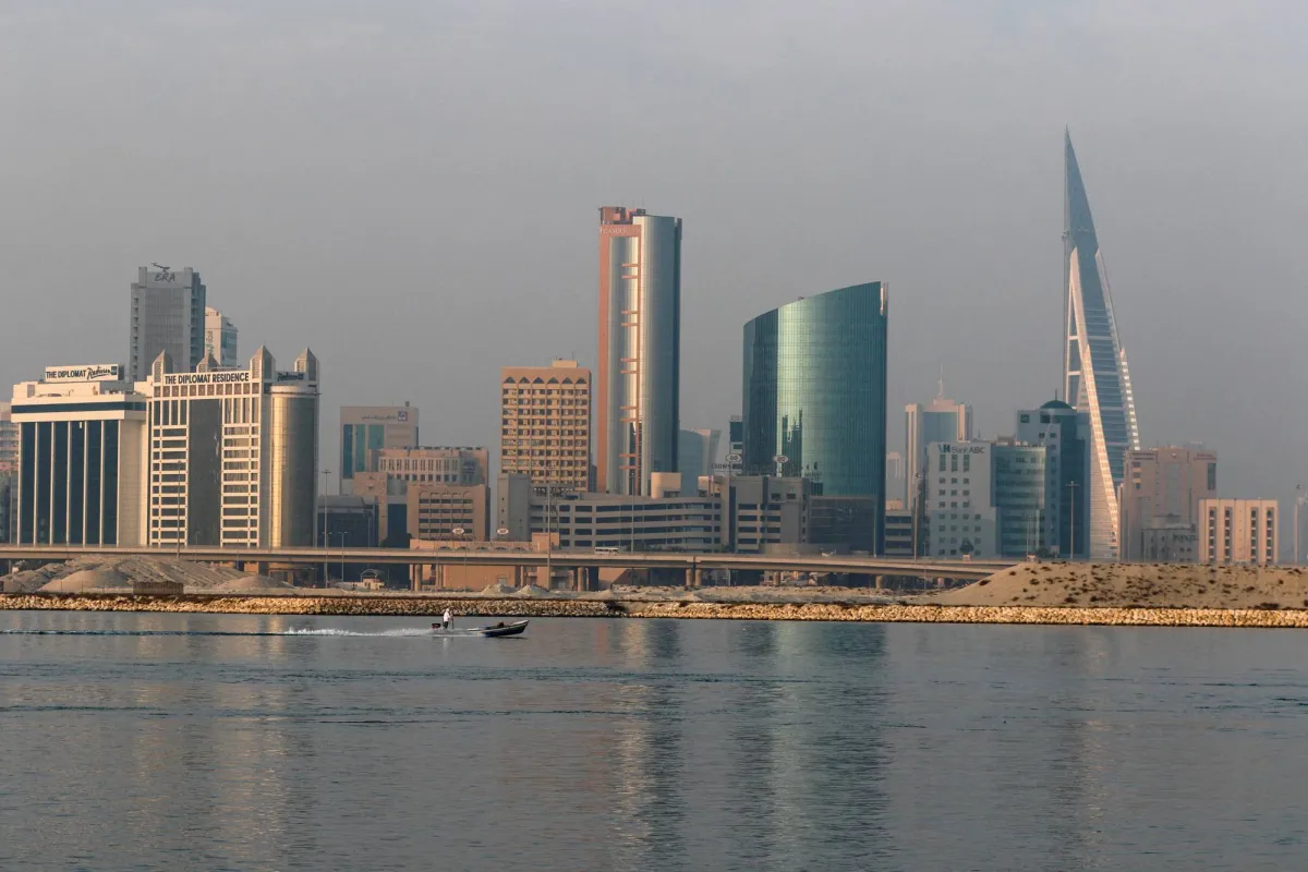 ستاندرد آند بورز تخفض نظرة البحرين المستقبلية إلى سلبية020 ستاندرد آند بورز تخفض نظرة البحرين المستقبلية إلى سلبية