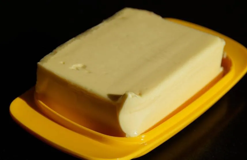 ما فوائد تناول الزبدة في تقليل التهابات الجسم