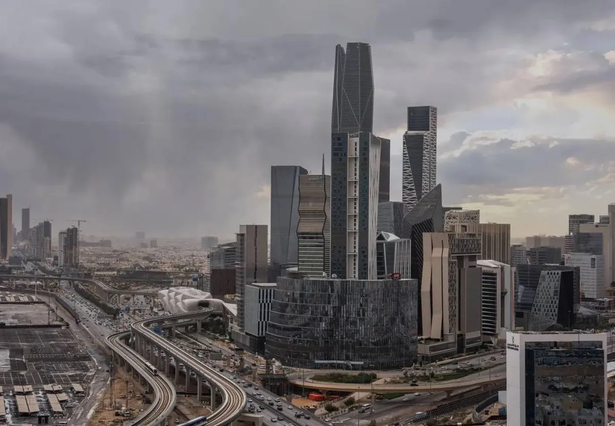 السعودية: تطورات المنطقة لن توقف المشروعات التنموية الكبرى