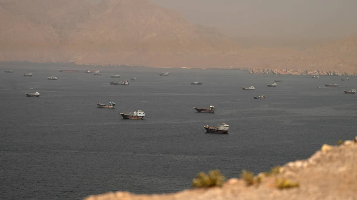 سفير إيران لدى الصين: بكين ستحصل على تسهيلات في مضيق هرمز