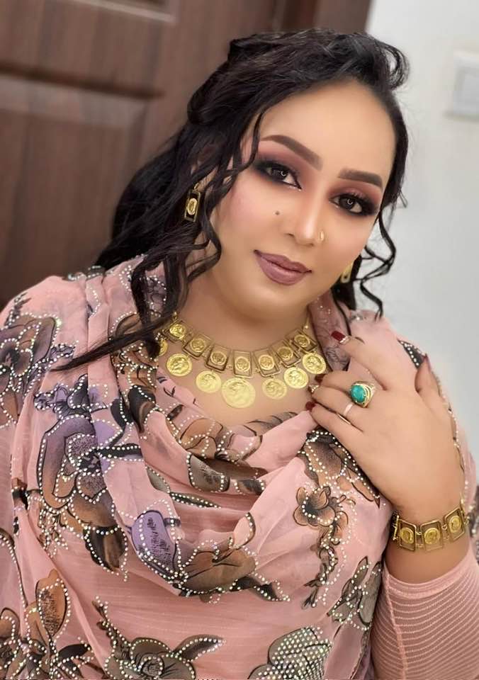 شاهد بالفيديو.. مجوهرات ثمينة من الذهب الخالص وعطور فخمة.. الفنانة هدى عربي تستعرض الهدايا الثمينة التي حصلت عليها من أم العريس ووالدة العروس خلال حفل سوداني بدبي020 شاهد بالفيديو.. مجوهرات ثمينة من الذهب الخالص وعطور فخمة.. الفنانة هدى عربي تستعرض الهدايا الثمينة التي حصلت عليها من أم العريس ووالدة العروس خلال حفل سوداني بدبي