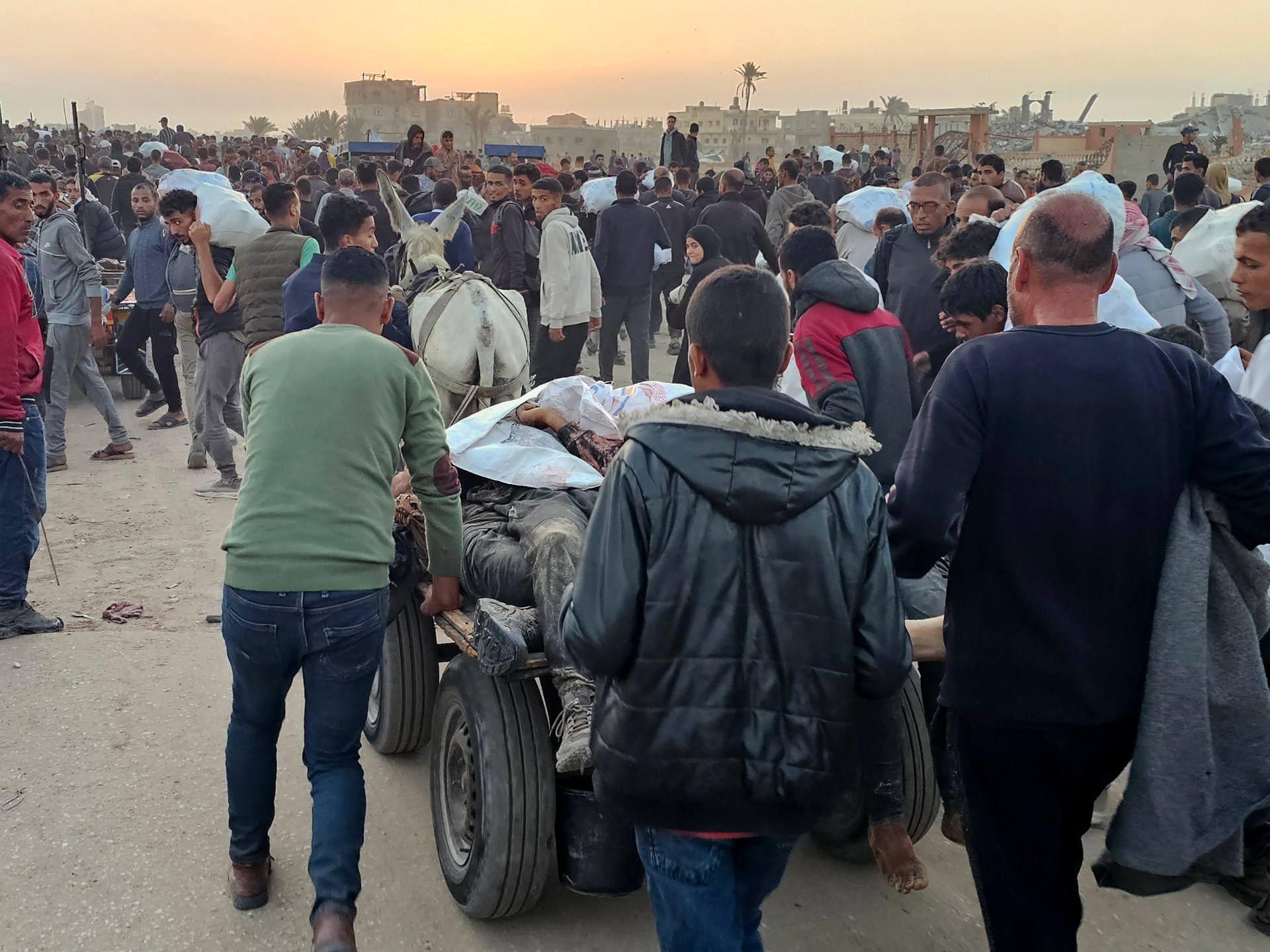 الحرب على غزة مباشر.. مجازر إسرائيلة بمراكز المساعدات وحماس مستعدة لمفاوضات جديدة020 الحرب على غزة مباشر.. مجازر إسرائيلة بمراكز المساعدات وحماس مستعدة لمفاوضات جديدة