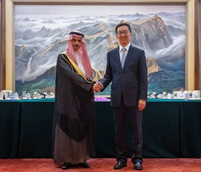 وزير الخارجية السعودي يبحث مع نائب الرئيس الصيني الأوضاع الإقليمية والدولية