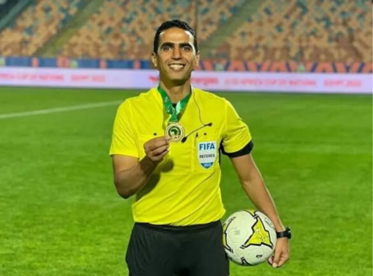 كيف أصبح الحكم المغربي جلال جيد صمام أمان في كأس العالم