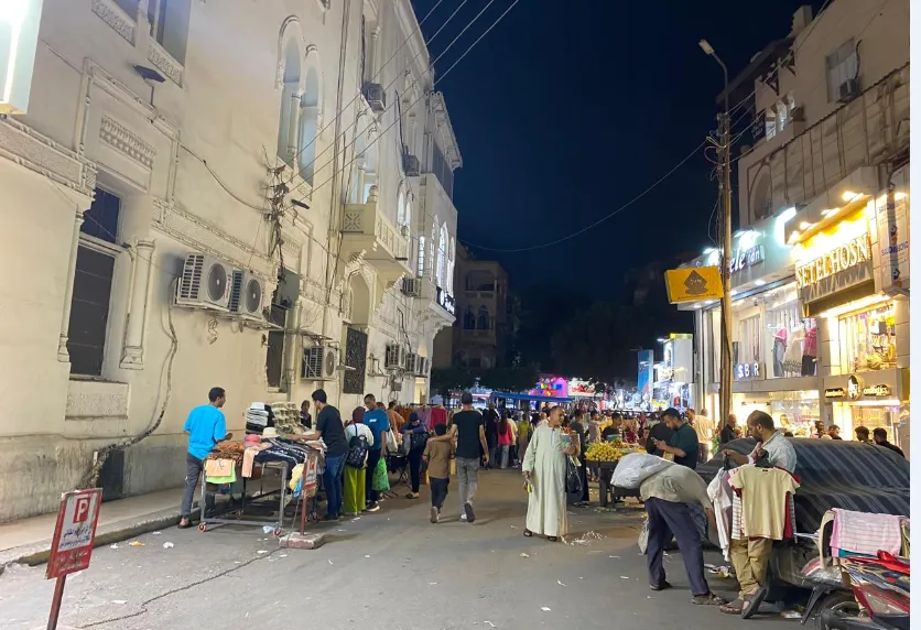 هبوط قياسي للجنيه يقلق المصريين ويثير تساؤلات بشأن التحوط
