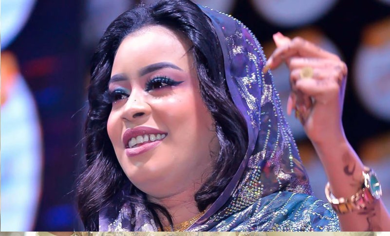 شاهد بالفيديو.. الفنانة إيمان الشريف تغني خلال حفل خاص وتمازح أحد الحاضرين بضحكة ساحرة ومتابعون: (عندك ضحكة يا ساتر)020 شاهد بالفيديو.. الفنانة إيمان الشريف تغني خلال حفل خاص وتمازح أحد الحاضرين بضحكة ساحرة ومتابعون: (عندك ضحكة يا ساتر)