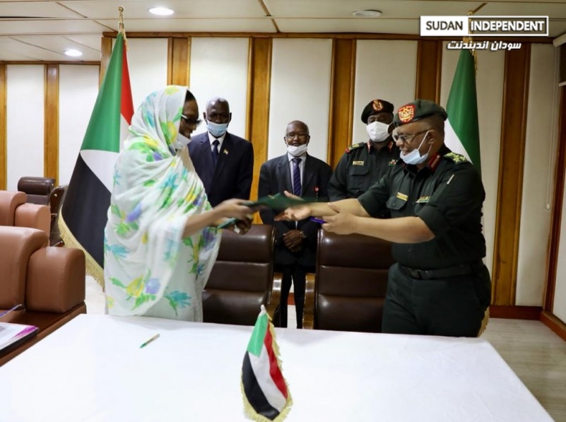 توقيع مذكرة تفاهم بين جمعية الهلال الاحمرالسوداني والجهاز الوطني لحظر الأسلحة الكيميائية. 020 توقيع مذكرة تفاهم بين جمعية الهلال الاحمرالسوداني والجهاز الوطني لحظر الأسلحة الكيميائية.