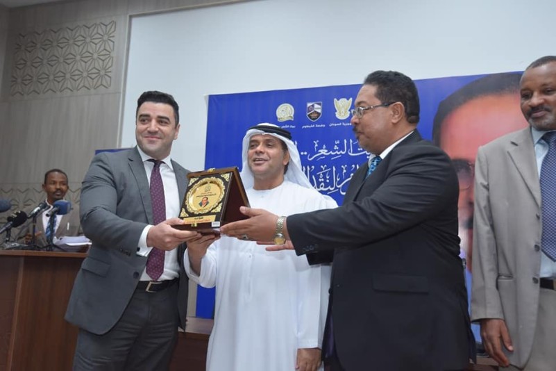 بتشريف سعادة سفير الأمارات إنطلاق النسخة (5) من ملتقى نقد الشعر السوداني020 بتشريف سعادة سفير الأمارات إنطلاق النسخة (5) من ملتقى نقد الشعر السوداني
